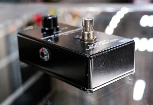 MXR - MC401 - Custom Audio Electronics Boost Pedal 2